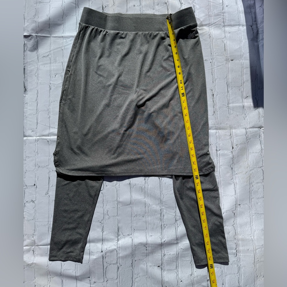 Gray Snoga Athletics Ankle Length Skirted Leggings XL Like New